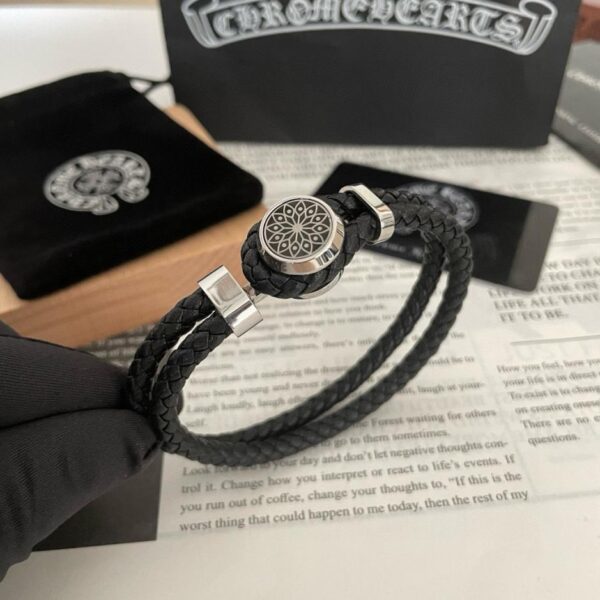 replica,repliche,fake,1:1,earrings,bracelet,ring,jewelry Bracciale in cordoncino di cuoio classico vintage con cuori cromati (03B4)
