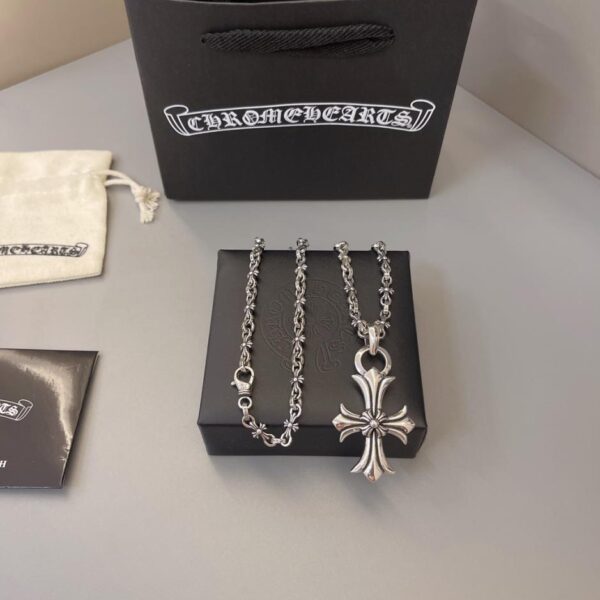 replica,repliche,fake,1:1,earrings,bracelet,ring,jewelry Collana con cuore di corvo (5D65)