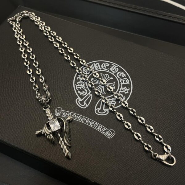 replica,repliche,fake,1:1,earrings,bracelet,ring,jewelry [Controqualità] Nuova collana con cuori cromati e pendente con ali incrociate (1D62)