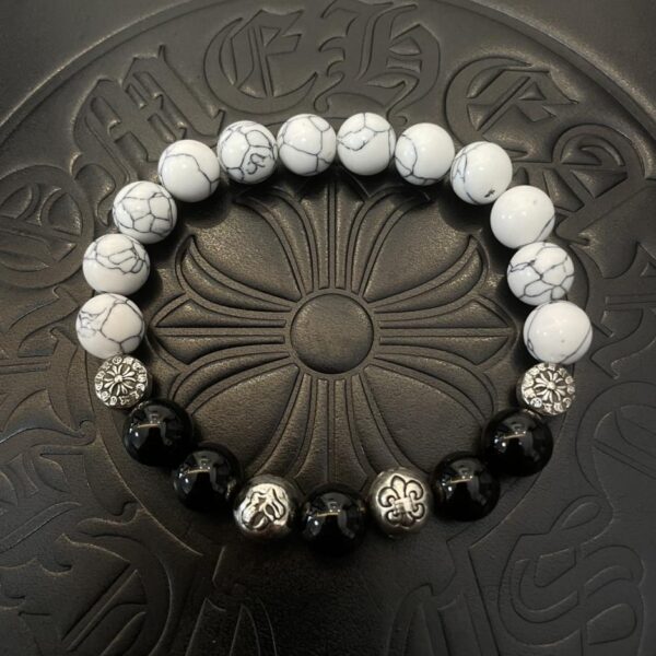 [Controqualità] Bracciale con colori abbinati, nuovo classico, con cuori cromati (5B31)
