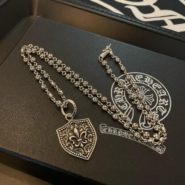 replica,repliche,fake,1:1,earrings,bracelet,ring,jewelry [Controqualità] Collana con pendente a forma di fiore scout, nuova classica, retrò, con cuori cromati (508F)