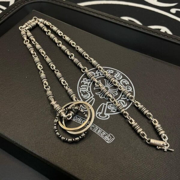 replica,repliche,fake,1:1,earrings,bracelet,ring,jewelry [Controqualità] Chrome Hearts nuova collana classica retrò con pendente a tre anelli (2C7D)