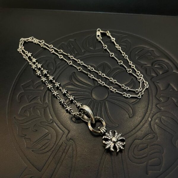 replica,repliche,fake,1:1,earrings,bracelet,ring,jewelry [Contro qualità] Collana retrò classica con cuori cromati, pendente a forma di croce personalizzata (80CF)