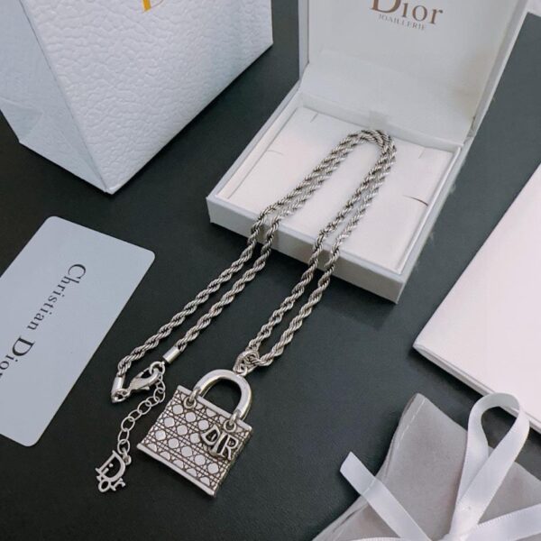 replica,repliche,fake,1:1,earrings,bracelet,ring,jewelry Collana DIOR New Counter Coppia Stile (B58B)