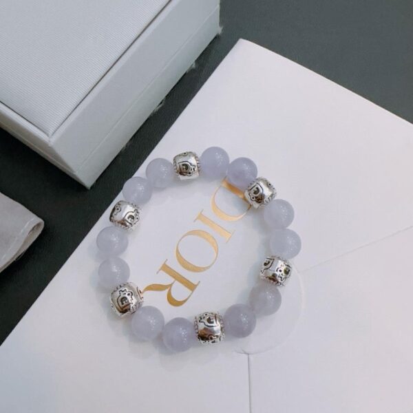 replica,repliche,fake,1:1,earrings,bracelet,ring,jewelry Il bracciale Dior multielemento in pietra naturale agata stile argento tailandese può essere indossato sia da uomini che da donne (EFD8).