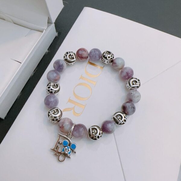 Il bracciale Dior multielemento in pietra naturale agata stile argento tailandese può essere indossato sia da uomini che da donne (0DB5).
