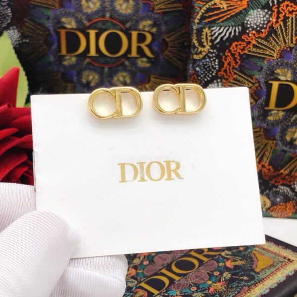 Gli ultimi mini orecchini lucidi CD di Dior (8039)