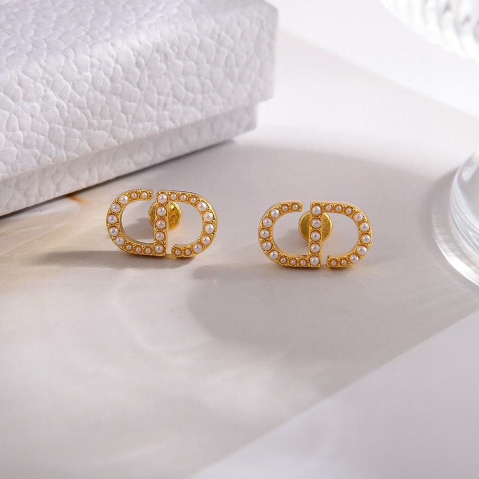 replica,repliche,fake,1:1,earrings,bracelet,ring,jewelry Orecchini Dior nuova lettera (4A6A) replica,repliche,fake,1:1,earrings,bracelet,ring,jewelry Orecchini Dior nuova lettera (4A6A)