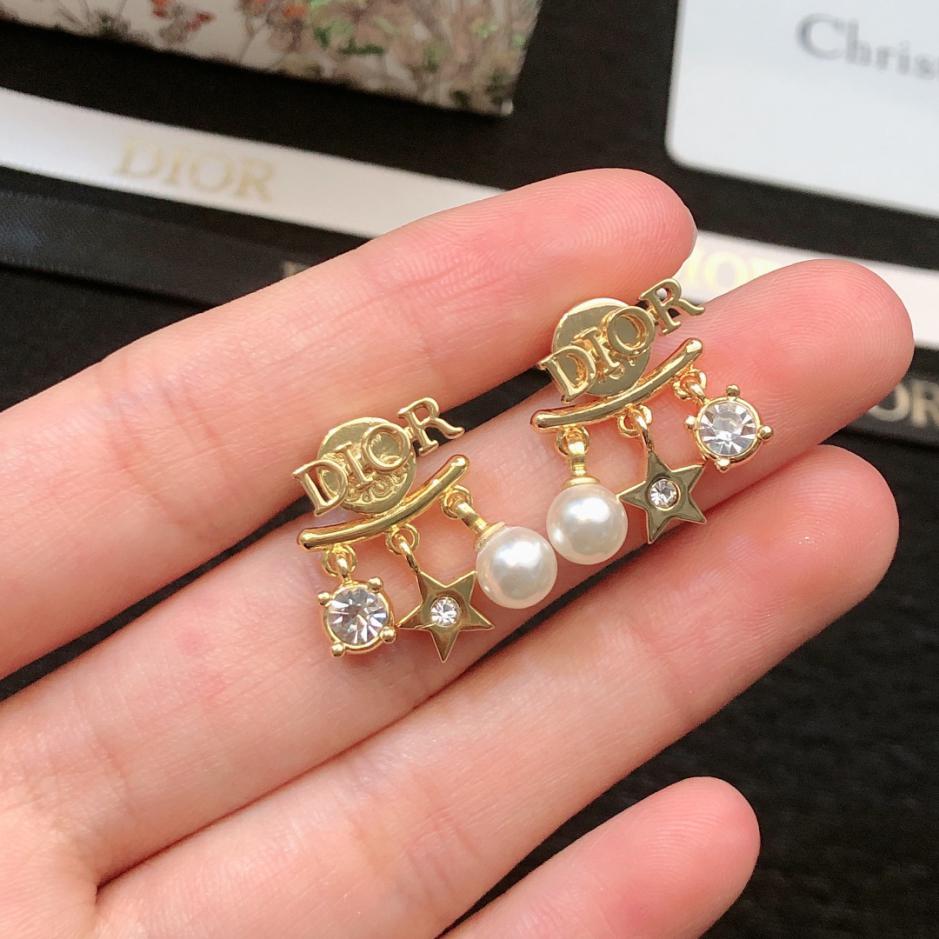 replica,repliche,fake,1:1,earrings,bracelet,ring,jewelry Gli orecchini Dior sono gli stessi al bancone (7D93) replica,repliche,fake,1:1,earrings,bracelet,ring,jewelry Gli orecchini Dior sono gli stessi al bancone (7D93)