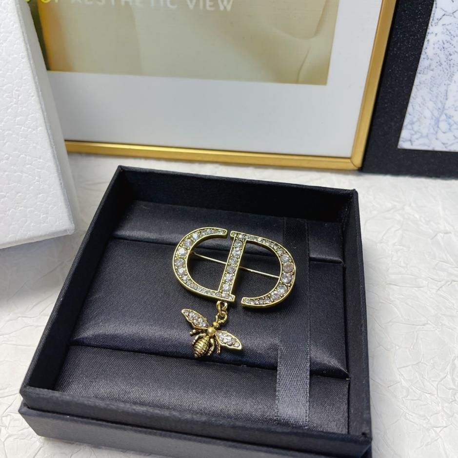 replica,repliche,fake,1:1,earrings,bracelet,ring,jewelry Spilla Dior con nuovo logo ape (CEF5) replica,repliche,fake,1:1,earrings,bracelet,ring,jewelry Spilla Dior con nuovo logo ape (CEF5)