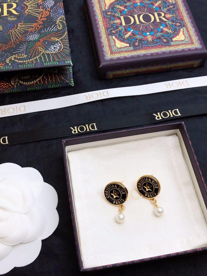 replica,repliche,fake,1:1,earrings,bracelet,ring,jewelry Orecchini Dior nuovo cd (F828) replica,repliche,fake,1:1,earrings,bracelet,ring,jewelry Orecchini Dior nuovo cd (F828)