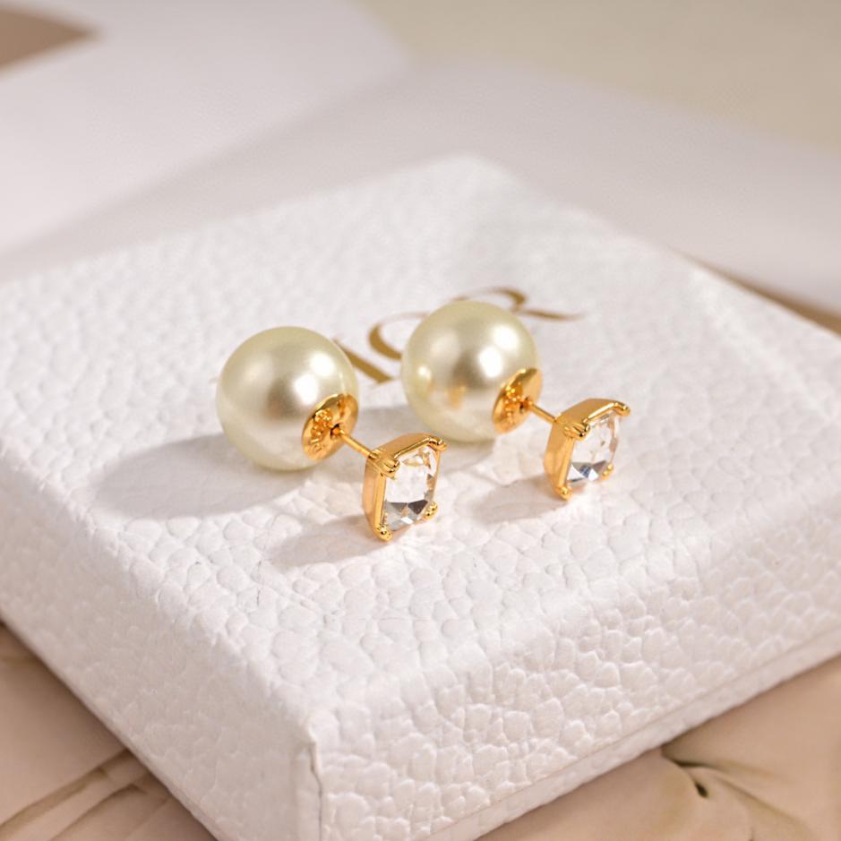 replica,repliche,fake,1:1,earrings,bracelet,ring,jewelry Orecchini Dior nuova lettera CD (E01A) replica,repliche,fake,1:1,earrings,bracelet,ring,jewelry Orecchini Dior nuova lettera CD (E01A)