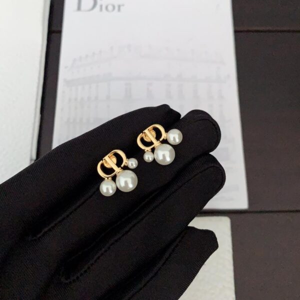 replica,repliche,fake,1:1,earrings,bracelet,ring,jewelry Ultimi orecchini Dior con perle cd oro chiaro (6211)