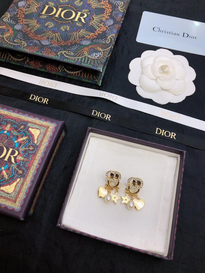 replica,repliche,fake,1:1,earrings,bracelet,ring,jewelry Orecchini a bottone in stile metallo Dior CD (23D2) replica,repliche,fake,1:1,earrings,bracelet,ring,jewelry Orecchini a bottone in stile metallo Dior CD (23D2)