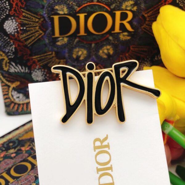 replica,repliche,fake,1:1,earrings,bracelet,ring,jewelry Nuova spilla Dior (8B17)