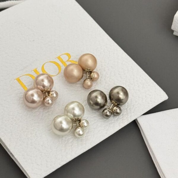 Orecchini Dior con perle grandi e piccole (0617)