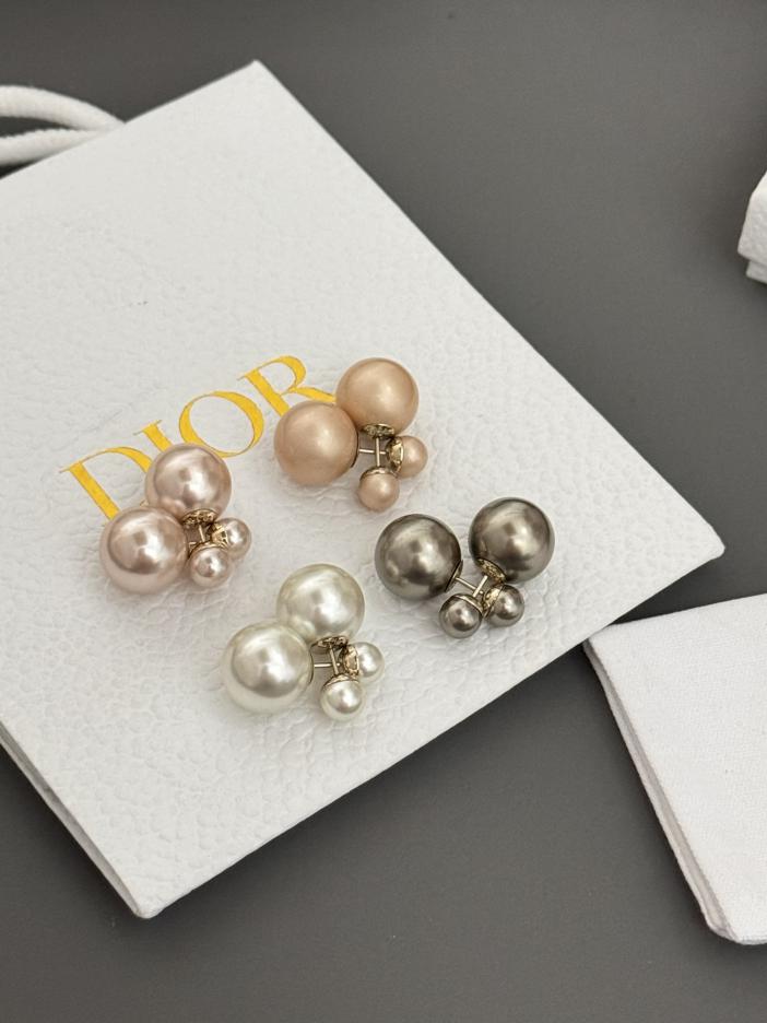 replica,repliche,fake,1:1,earrings,bracelet,ring,jewelry Orecchini Dior con perle grandi e piccole (0617) replica,repliche,fake,1:1,earrings,bracelet,ring,jewelry Orecchini Dior con perle grandi e piccole (0617)
