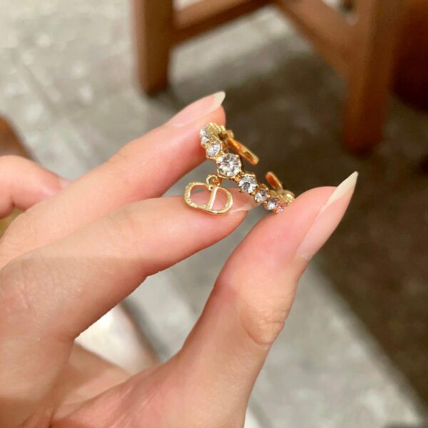 replica,repliche,fake,1:1,earrings,bracelet,ring,jewelry Anello con lettera CD Dior serie full Diamond (5509)