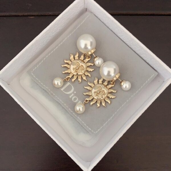 replica,repliche,fake,1:1,earrings,bracelet,ring,jewelry Nuovi orecchini Dior con faccina sorridente con perle (A4BA)