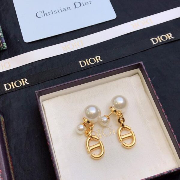 replica,repliche,fake,1:1,earrings,bracelet,ring,jewelry Dior nuovi orecchini con lettera contatore coerente (C3F9)