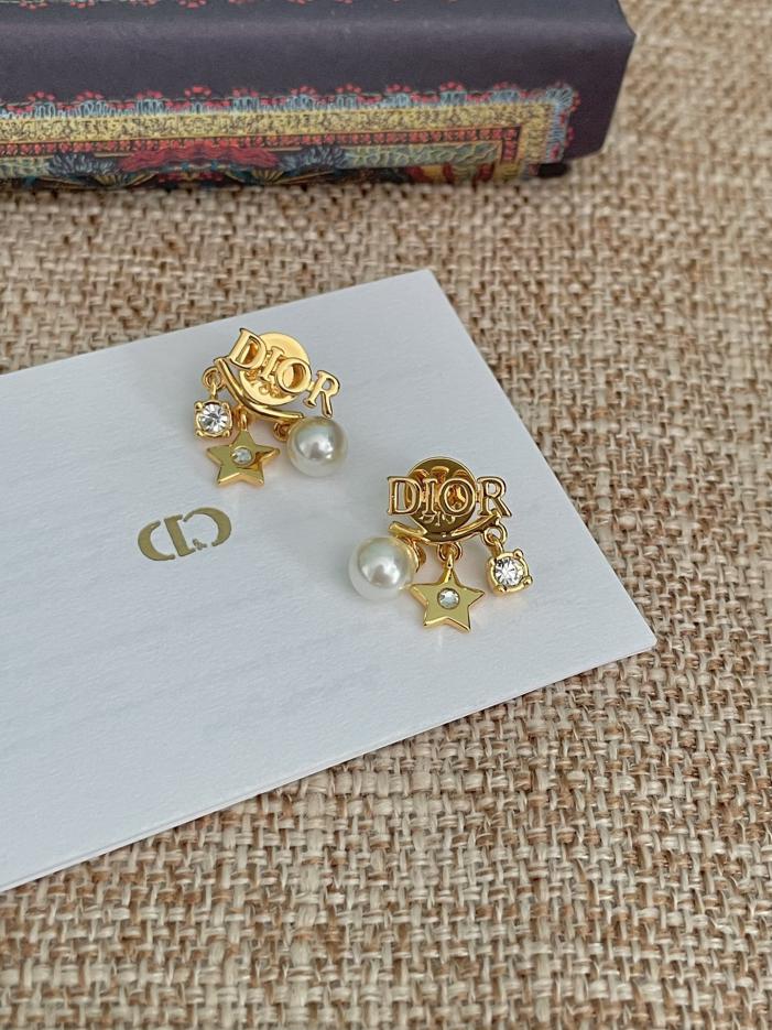 replica,repliche,fake,1:1,earrings,bracelet,ring,jewelry Orecchini con nappa Dior sinistra e destra (2206) replica,repliche,fake,1:1,earrings,bracelet,ring,jewelry Orecchini con nappa Dior sinistra e destra (2206)
