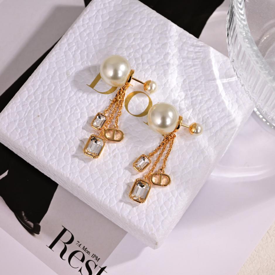 replica,repliche,fake,1:1,earrings,bracelet,ring,jewelry Orecchini Dior nuova lettera (7612) replica,repliche,fake,1:1,earrings,bracelet,ring,jewelry Orecchini Dior nuova lettera (7612)