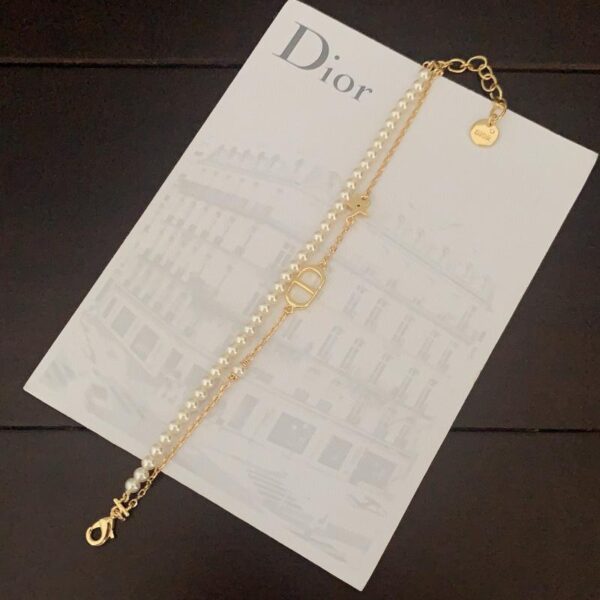 L'ultimo braccialetto a doppio strato di perle di Dior (683D)