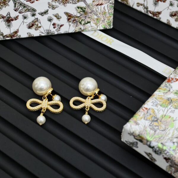 replica,repliche,fake,1:1,earrings,bracelet,ring,jewelry Dior 25 popolari orecchini di perle con fiocco di fata (593F)