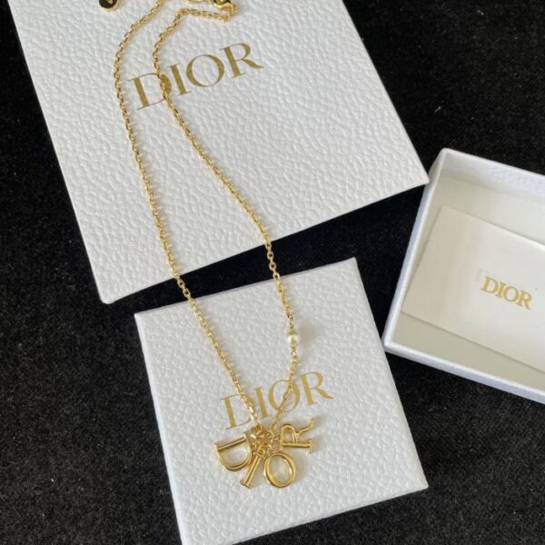 Ultima collana Dior(567B)