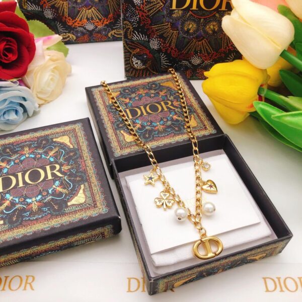 L’ultima collana dell’amore con quadrifoglio di Dior (9994)