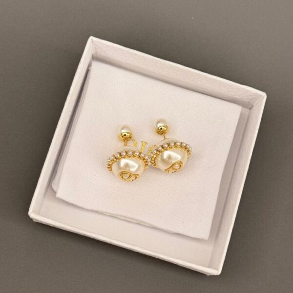 replica,repliche,fake,1:1,earrings,bracelet,ring,jewelry Ultimi orecchini a bottone con perle bianche grandi e piccole di Dior (2EB1)