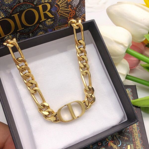  Contatore collana lettera Dior (D667)