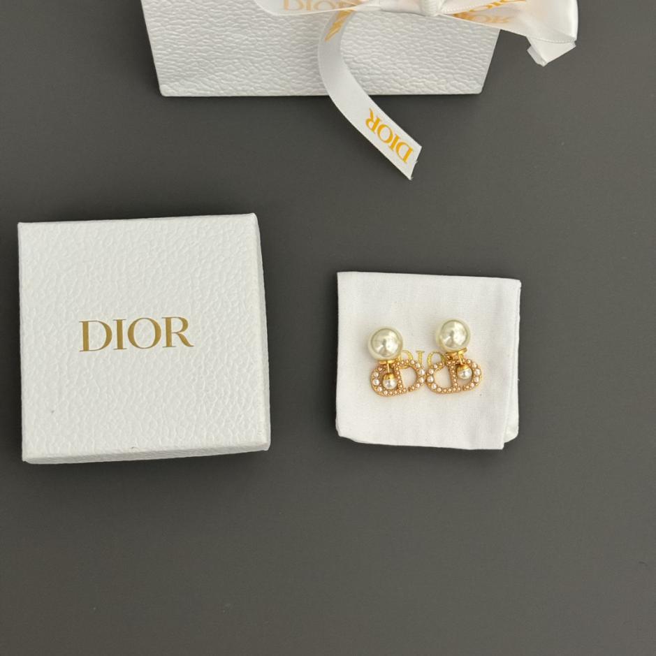 replica,repliche,fake,1:1,earrings,bracelet,ring,jewelry Orecchini pendenti sul retro con perle grandi e piccole Dior cd (3DF0) replica,repliche,fake,1:1,earrings,bracelet,ring,jewelry Orecchini pendenti sul retro con perle grandi e piccole Dior cd (3DF0)