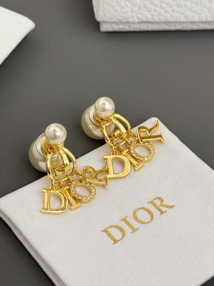 replica,repliche,fake,1:1,earrings,bracelet,ring,jewelry Clip per orecchio in oro Accessori lettera D clip per orecchio (324B) replica,repliche,fake,1:1,earrings,bracelet,ring,jewelry Clip per orecchio in oro Accessori lettera D clip per orecchio (324B)
