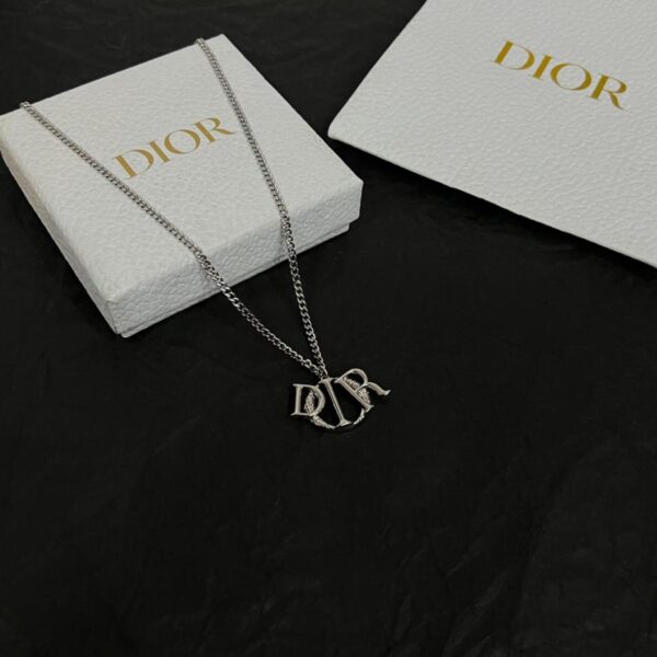 Contatori di collane di seconda mano Dior (0251)