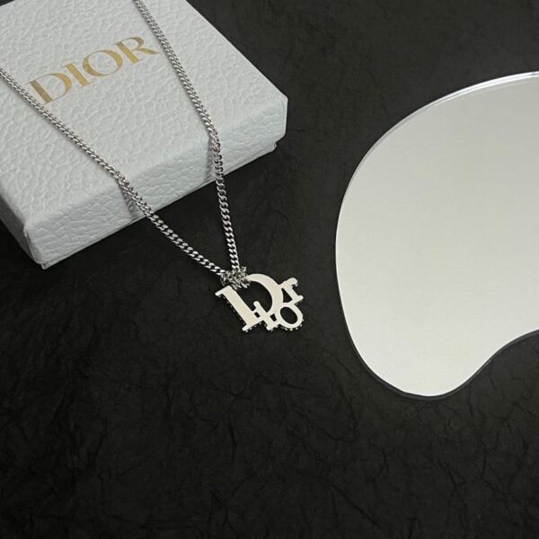 replica,repliche,fake,1:1,earrings,bracelet,ring,jewelry Collana Dior di seconda mano Counter Consistent (3DE1)