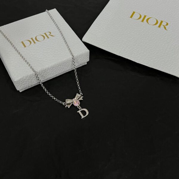 replica,repliche,fake,1:1,earrings,bracelet,ring,jewelry Contatori di collane di seconda mano Dior (8120)