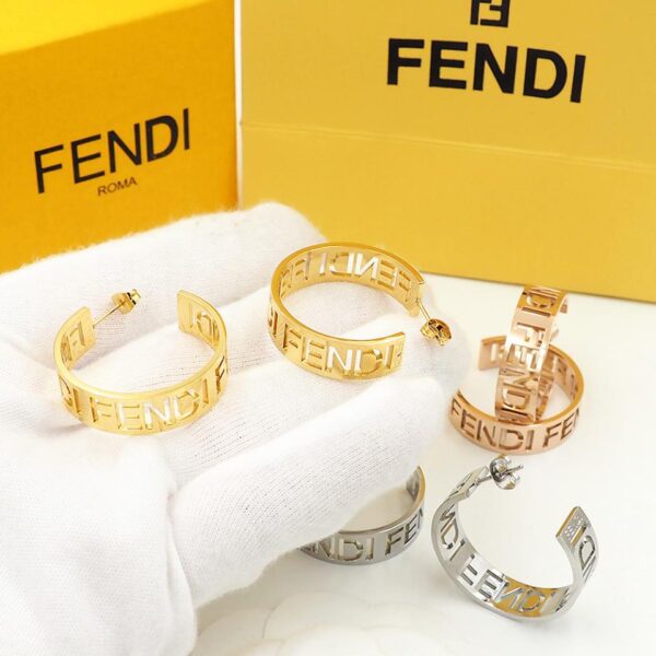 replica,repliche,fake,1:1,earrings,bracelet,ring,jewelry Sincronizzazione del sito ufficiale degli orecchini a cerchio grandi FENDI (C0CB)