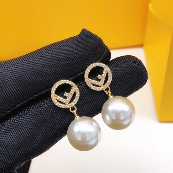 replica,repliche,fake,1:1,earrings,bracelet,ring,jewelry Orecchini Fendi F con diamanti e perle (331B)