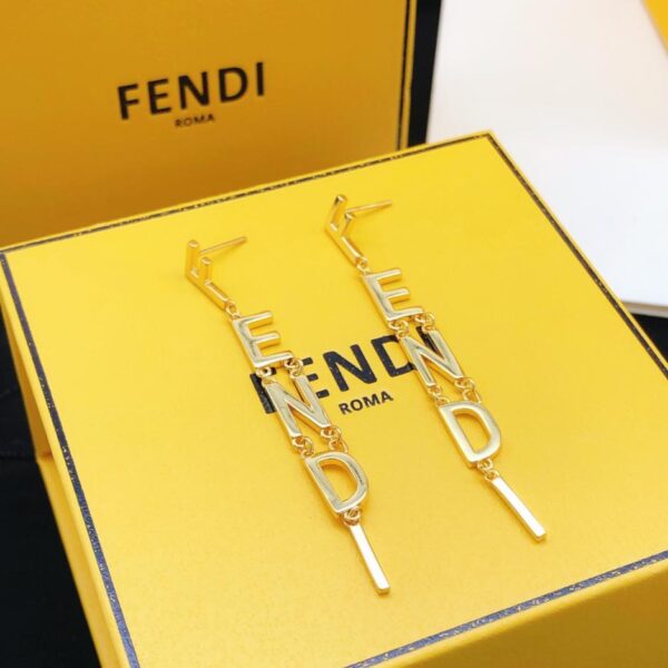 replica,repliche,fake,1:1,earrings,bracelet,ring,jewelry Orecchini Fendi con lettera nappa (5D21)