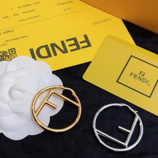 Nuovi orecchini Fendi F (3326)