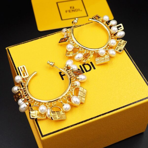 replica,repliche,fake,1:1,earrings,bracelet,ring,jewelry FENDI orecchini a cerchio grandi con perle borsa piccola (7DE7)