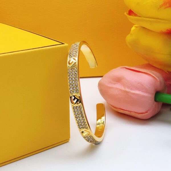 replica,repliche,fake,1:1,earrings,bracelet,ring,jewelry Bracciale Fendi F pieno di stelle, taglia unica (729F)