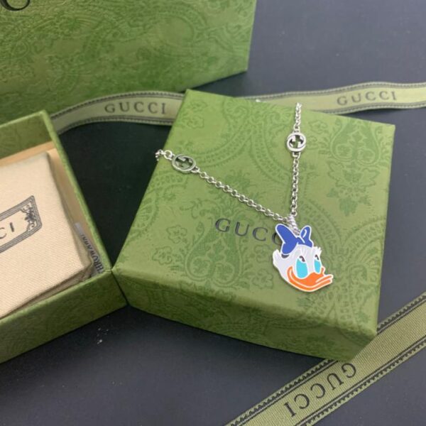 Gucci nuova collana smaltata Daisy duck (C9F2)