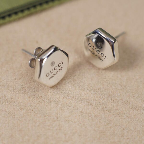 [Argento sterling 925 all-over] Orecchini lucidi con lettera esagonale Gucci serie Trademark, stesso stile per uomo e donna (9C5C)