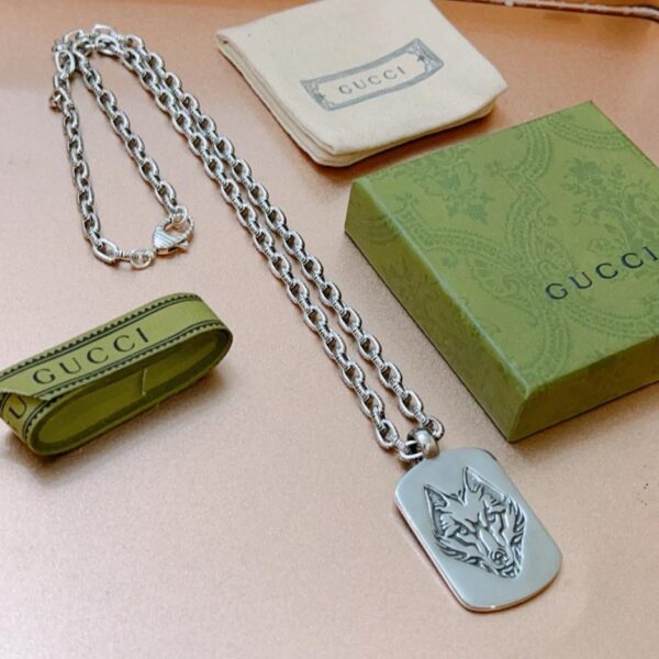 L'ultima catena di prodotti Gucci serie Anger Forest doppia g (69C9)