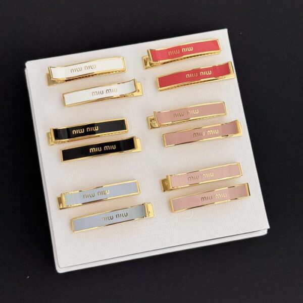 replica,repliche,fake,1:1,earrings,bracelet,ring,jewelry Fermaglio per capelli colorato MiuMiu (B93E)