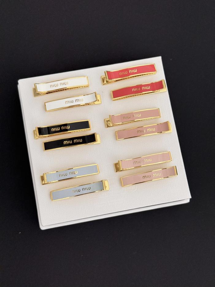 replica,repliche,fake,1:1,earrings,bracelet,ring,jewelry Fermaglio per capelli colorato MiuMiu (B93E) replica,repliche,fake,1:1,earrings,bracelet,ring,jewelry Fermaglio per capelli colorato MiuMiu (B93E)