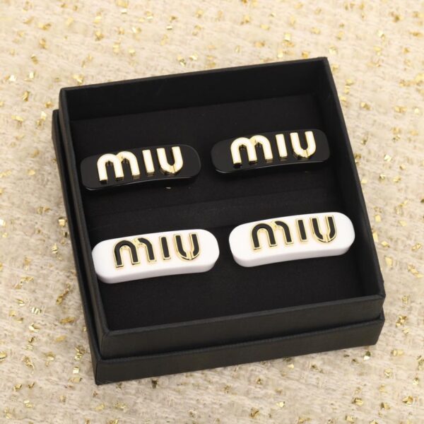 replica,repliche,fake,1:1,earrings,bracelet,ring,jewelry Fermaglio per capelli MiuMiu (8FB8)