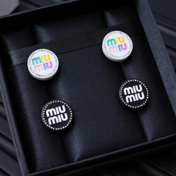 Orecchini rotondi Miu Miu in resina acrilica (D535)